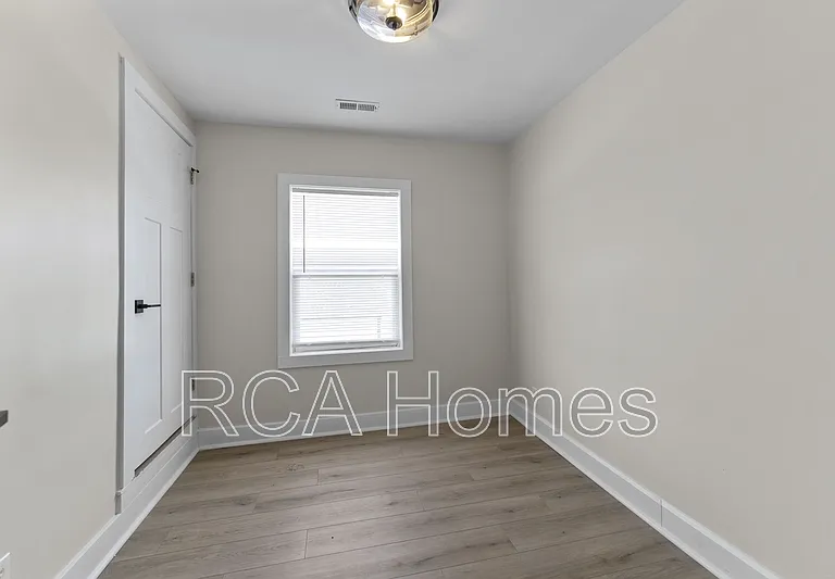 2903 E Michigan St — Photo 8