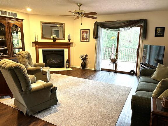 5th image of 2425 Deerfield Trl