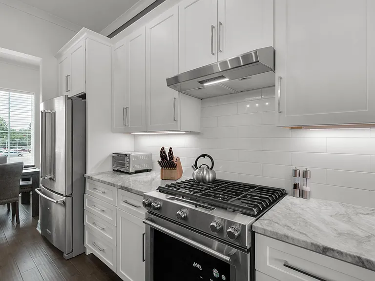 314 W Romana St — Photo 12