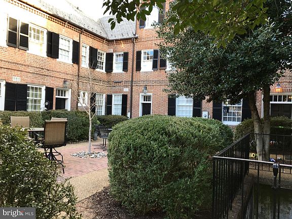 2nd image of 1220 Sophia St