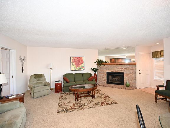 4th image of 4290 Pinehurst Circle #B1