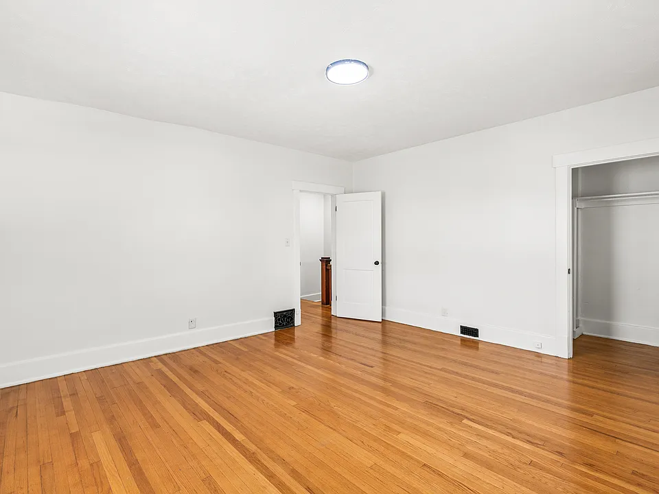 523 Park Ave #1