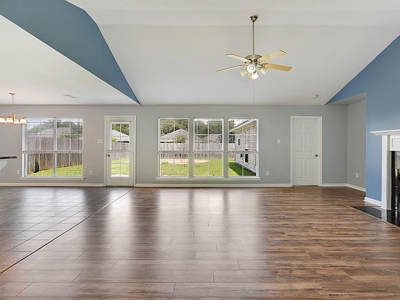 3rd image of 26433 Maplewood Dr