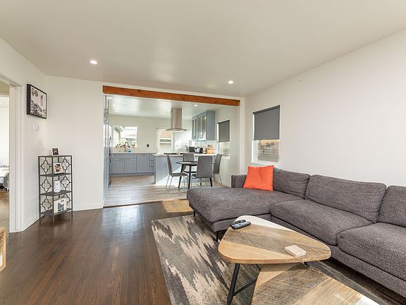 4th image of 12410 S San Pedro St