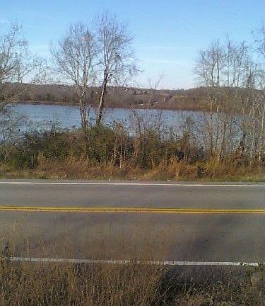 2nd image of 405 Cumberland City Rd