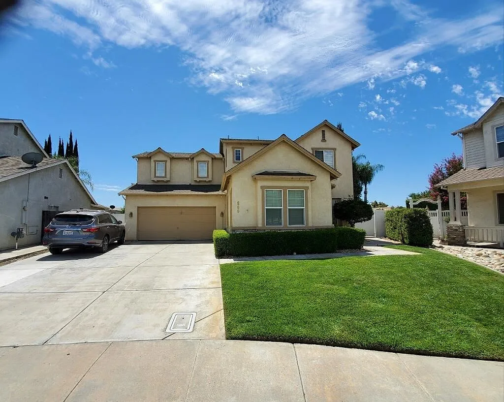 600 Dream Ln photo 1