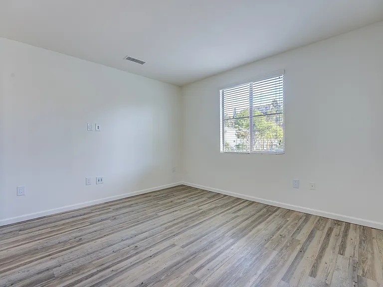 Solterra Ecoluxury Apartments — Photo 40