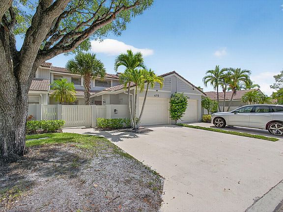 3rd image of 479 Prestwick Cir