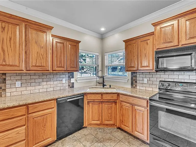 5703 W Casey Dr — Photo 9