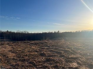 2735 Haystack Rd, Mount Airy, NC 27030