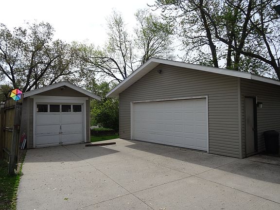 One Car and Two Car Garages