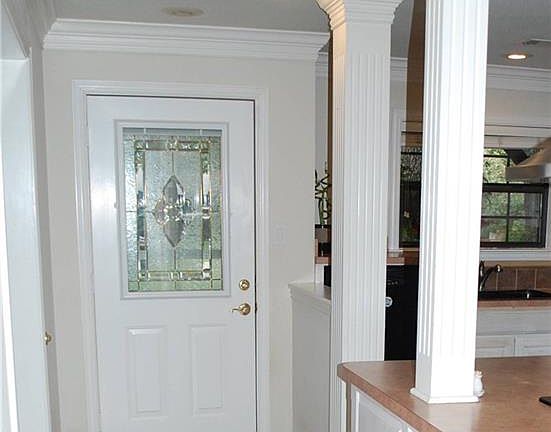 3rd image of 832 Patti Dr