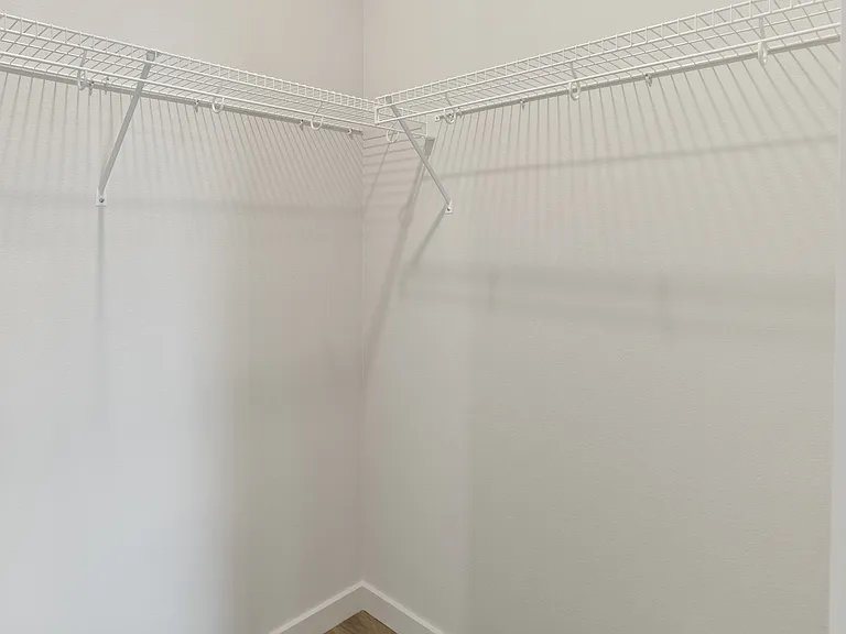 Large Walk-In Closet (Select Units)
