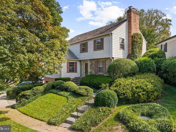 4411 Chalfont Pl, Bethesda, MD 20816