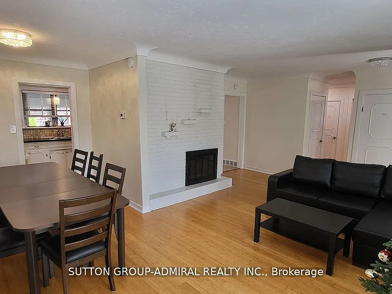 6039 Althea St #UPPER — Photo 3