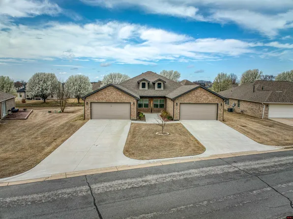 212 Turnberry Ct, Mountain Home, AR 72653