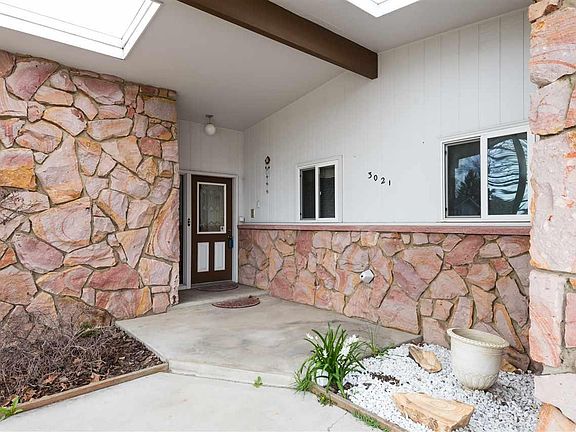 3rd image of 3021 Wilcox Dr