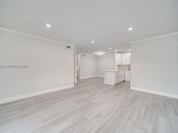 5th image of 677 Trace Cir APT 211