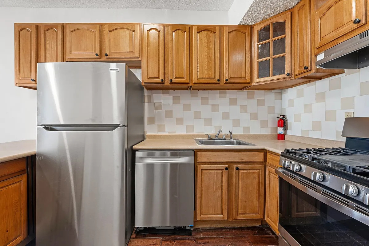 Building Photo - 37 Belmont Ave #2