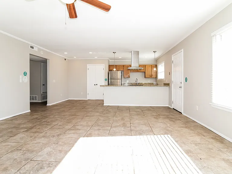 1024 SW 101st St — Photo 4