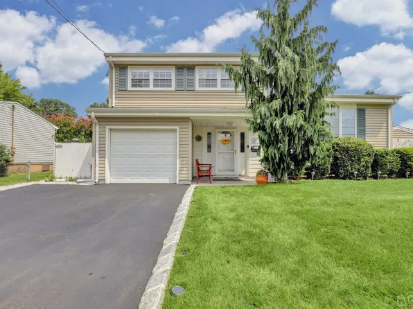 26 York St, Old Bridge, NJ 08857