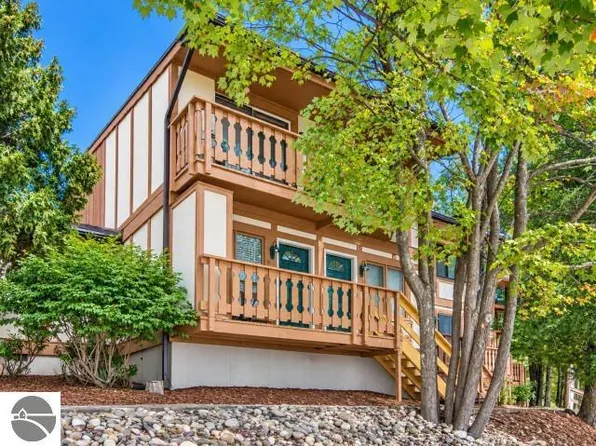 6519 Schuss Mountain Ln, Mancelona, MI 49659