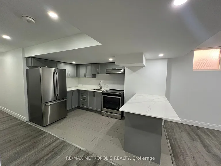 126 Frank Kelly Dr #BASEMENT — Photo 19