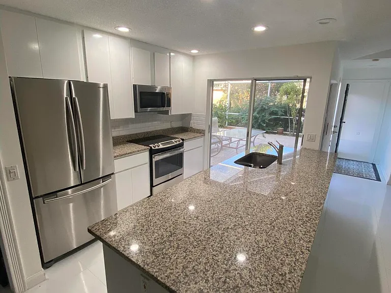 2102 Appleton Ct — Photo 10