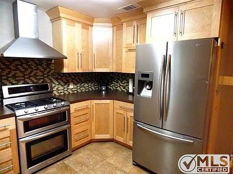 1st image of 302 Brockett St