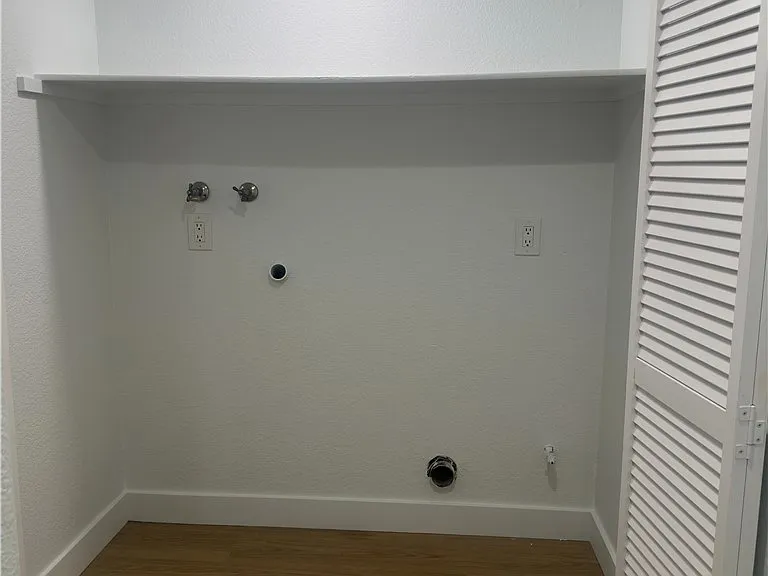 897 Wabash Ct — Photo 39