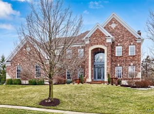 701 Boxwood Manor Ct, Ballwin, MO 63021