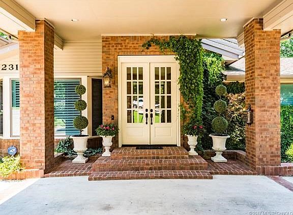 Gorgeous Covered Entryway