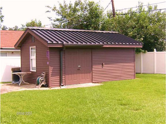 3rd image of 1309 Clyde Dr