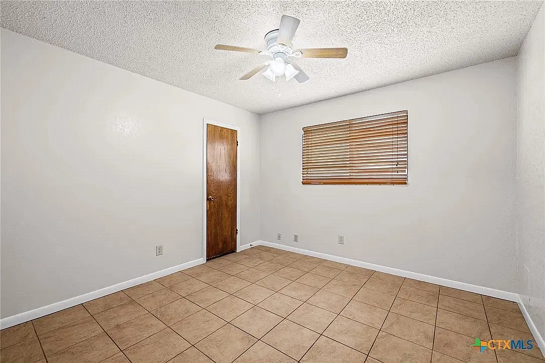 3 bed, 2032 sqft, $1,650 — Photo 4
