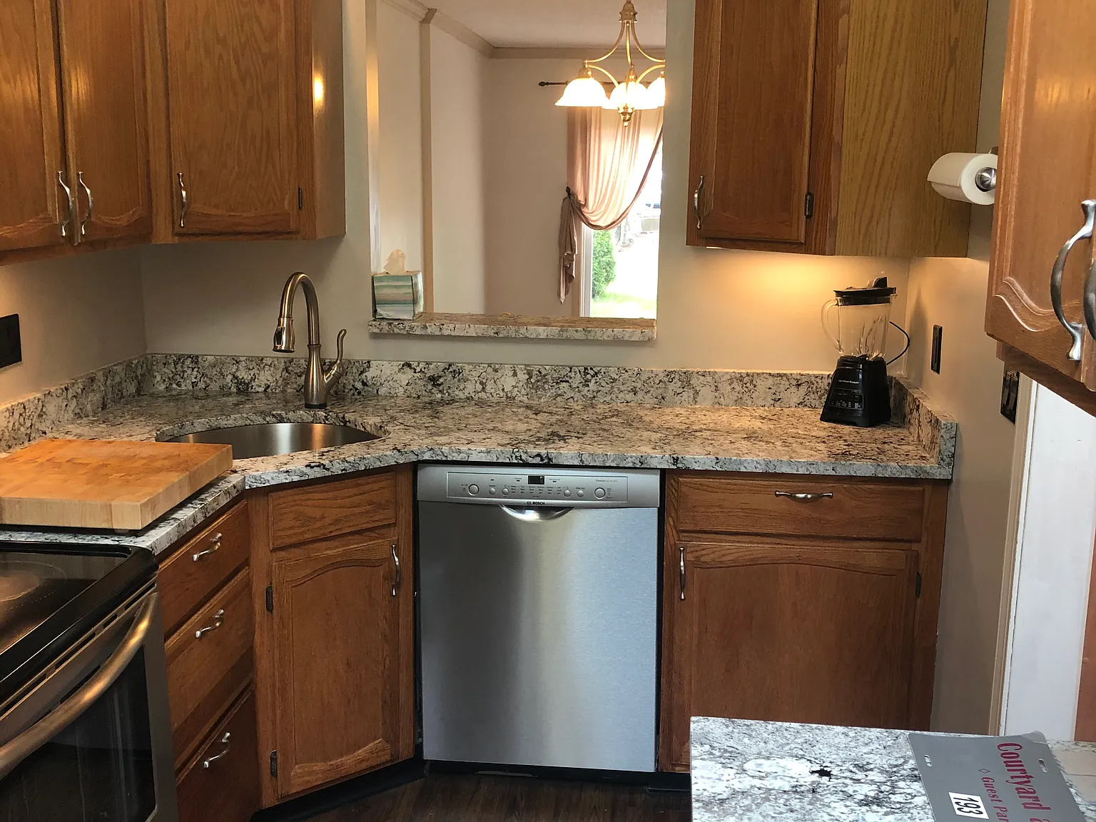 3 bed, 2.5 bath, 1400 sqft, $4,500 — Photo 3