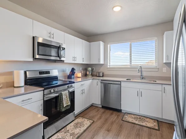 133 N Rock Canyon St, Hurricane, UT 84737