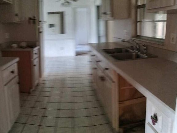 3rd image of 81 Highlands Dr