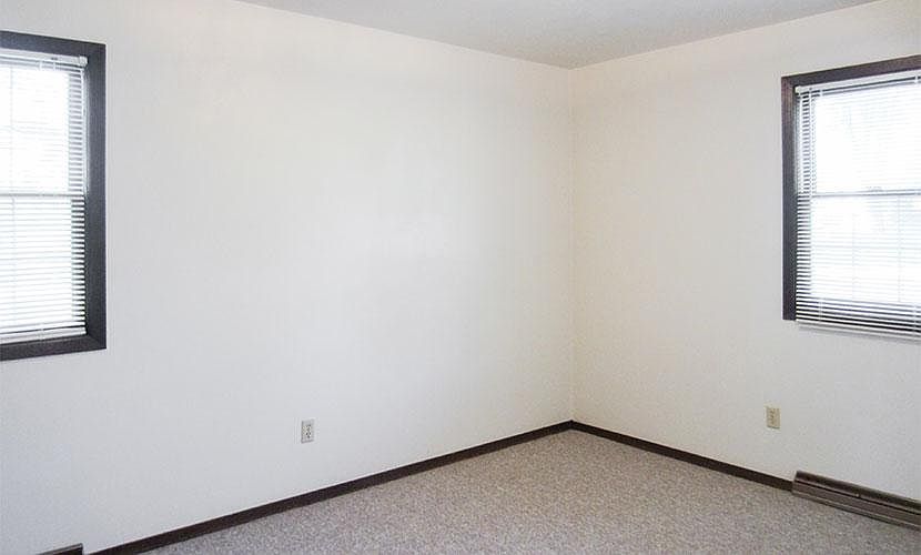 1st image of 802 E 13th St