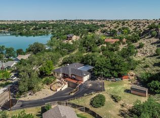 305 N Shore Dr, Amarillo, TX 79118