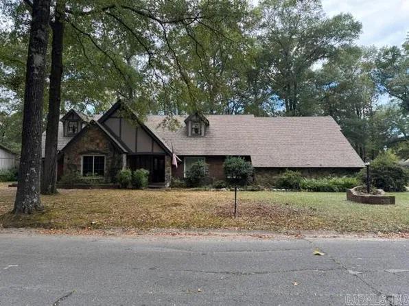 9 Fernwood Dr, Conway, AR 72034