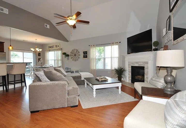 156 Cottonham Ct — Photo 6