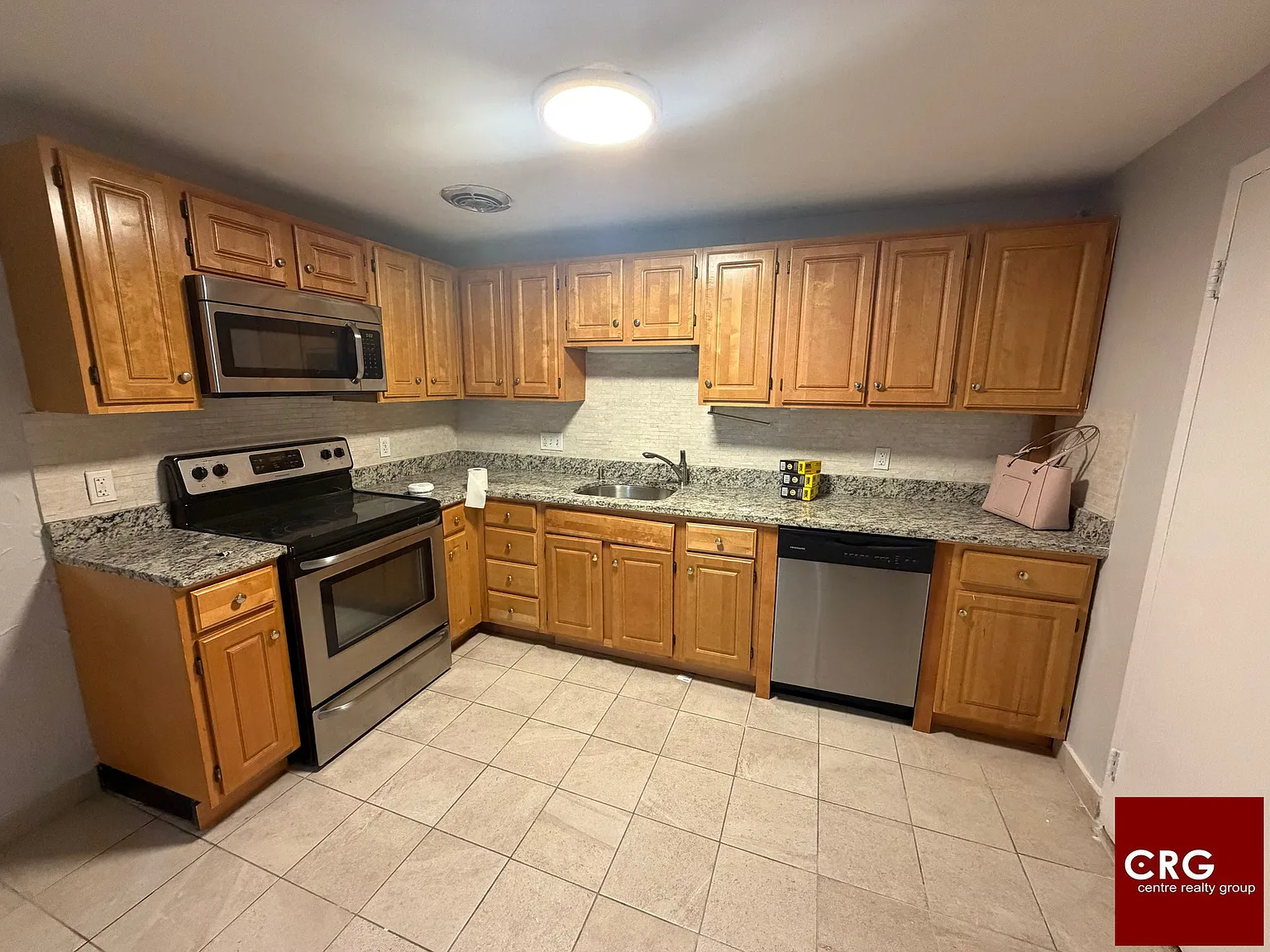 2 bed, 1.0 bath, $3,100 — Photo 2
