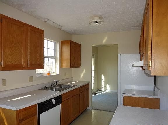 2nd image of 4313 Island Ct