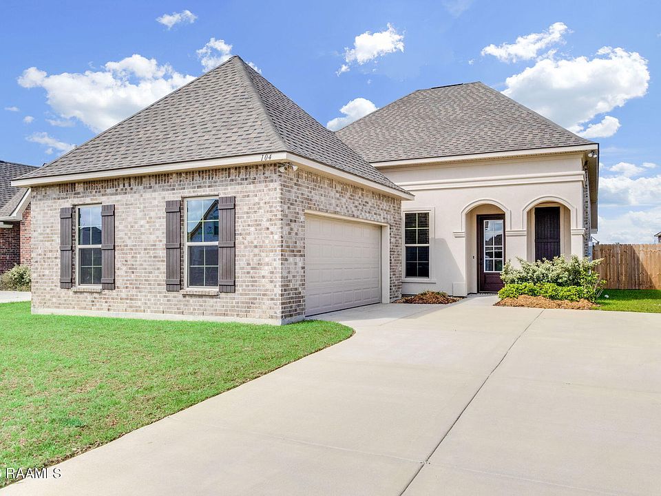 1st image of 104 Elmwood Meadows Dr