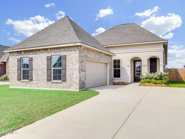 104 Elmwood Meadows Dr, Lafayette, LA 70506