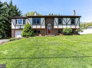 447 W Ridge Rd, Elizabethtown, PA 17022