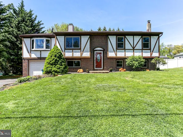 447 W Ridge Rd, Elizabethtown, PA 17022