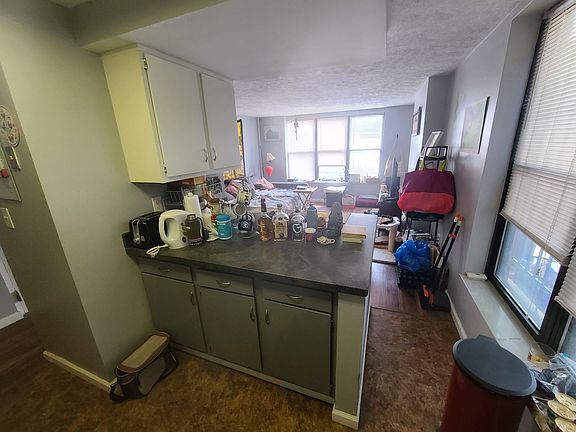 5th image of 205 S Millvale Ave #104