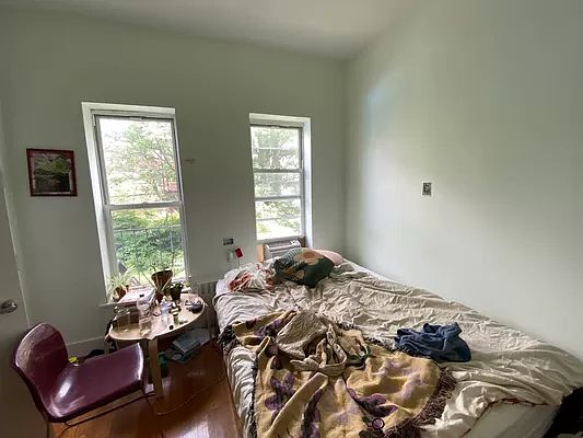 5th image of 186 Jefferson St APT 2R