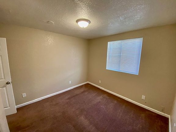 5th image of 627 Duboce Ave #A